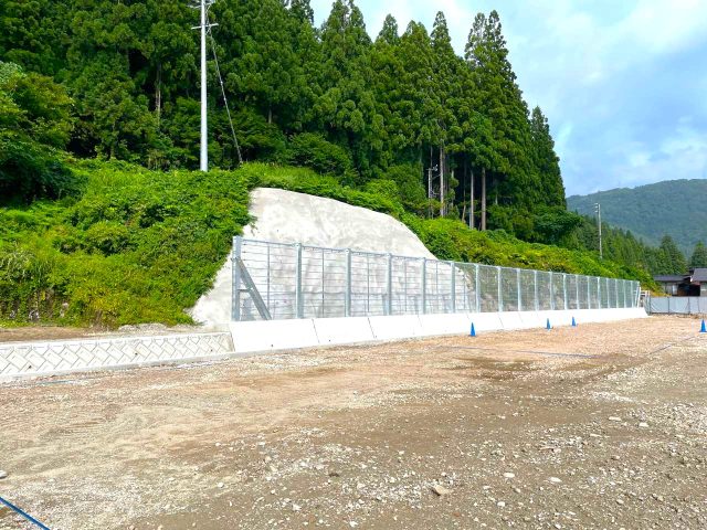 旧白川小学校跡地落石防護柵等設置工事 | 維持修繕工事