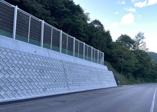 公共　防災・安全交付金(国)156号大牧工区　堆雪幅拡幅工事 | 道路工事
